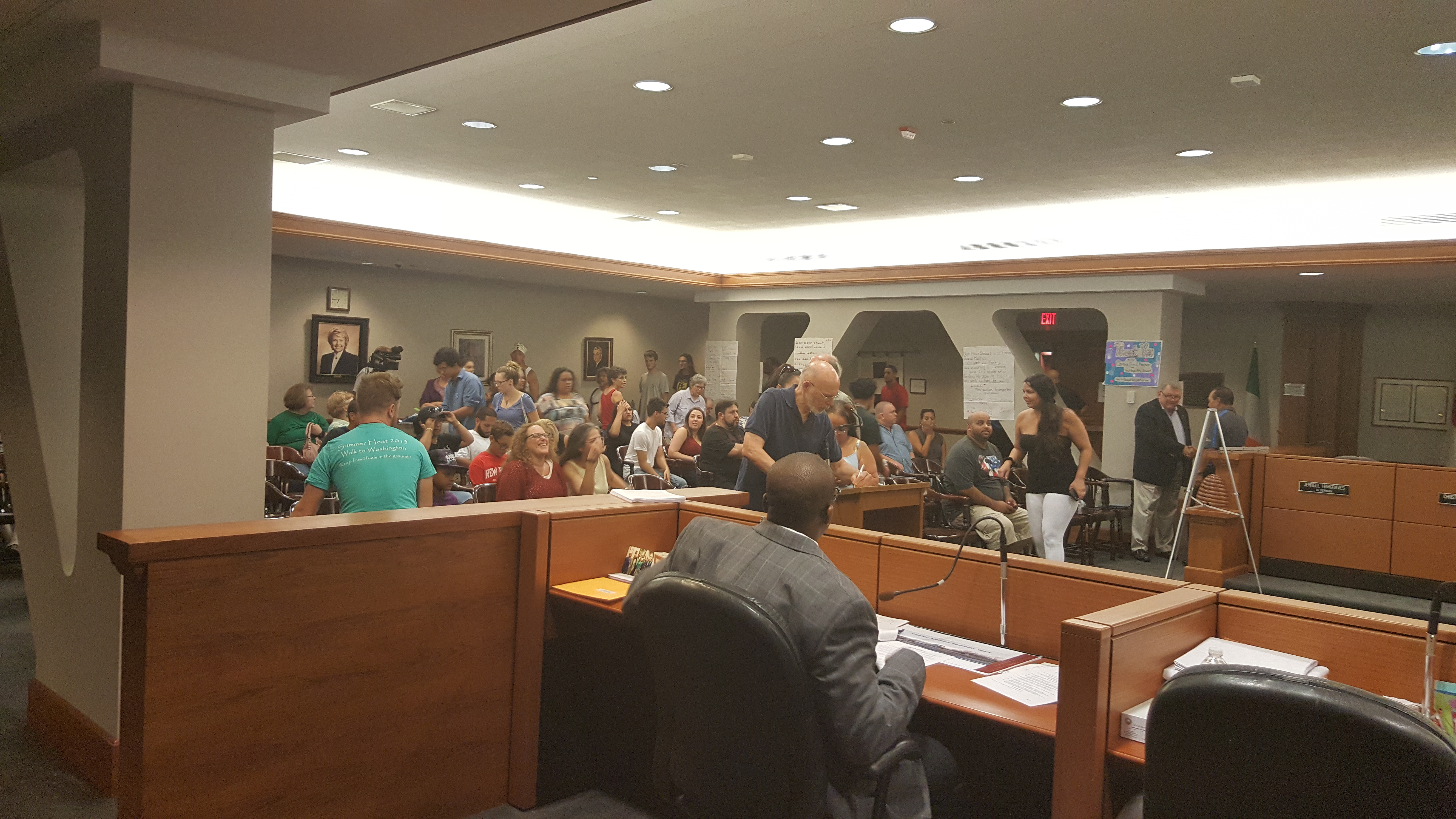 The crowd before Public Hearing at the Common Council meeting where the Patton Brook Well was sold. Photo by Larry Clark.