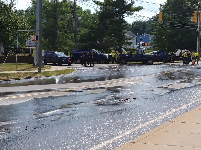 Water Main Leak on Newington Avenue